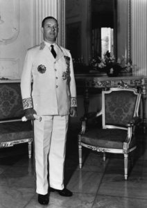 Jhr.Mr. A.W.L. Tjarda van Starkenborgh Stachouwer. Gouverneur-Generaal van Nederlands-Indië, Bestanddeelnr 935-0770 photo