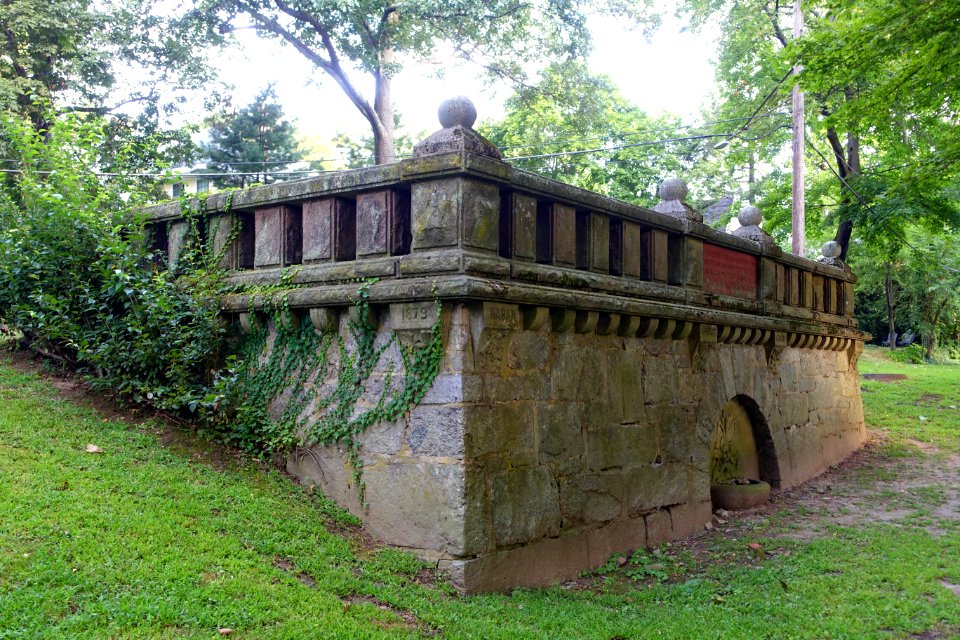 John Eliot Memorial - Nonantum, Newton, MA - DSC07196