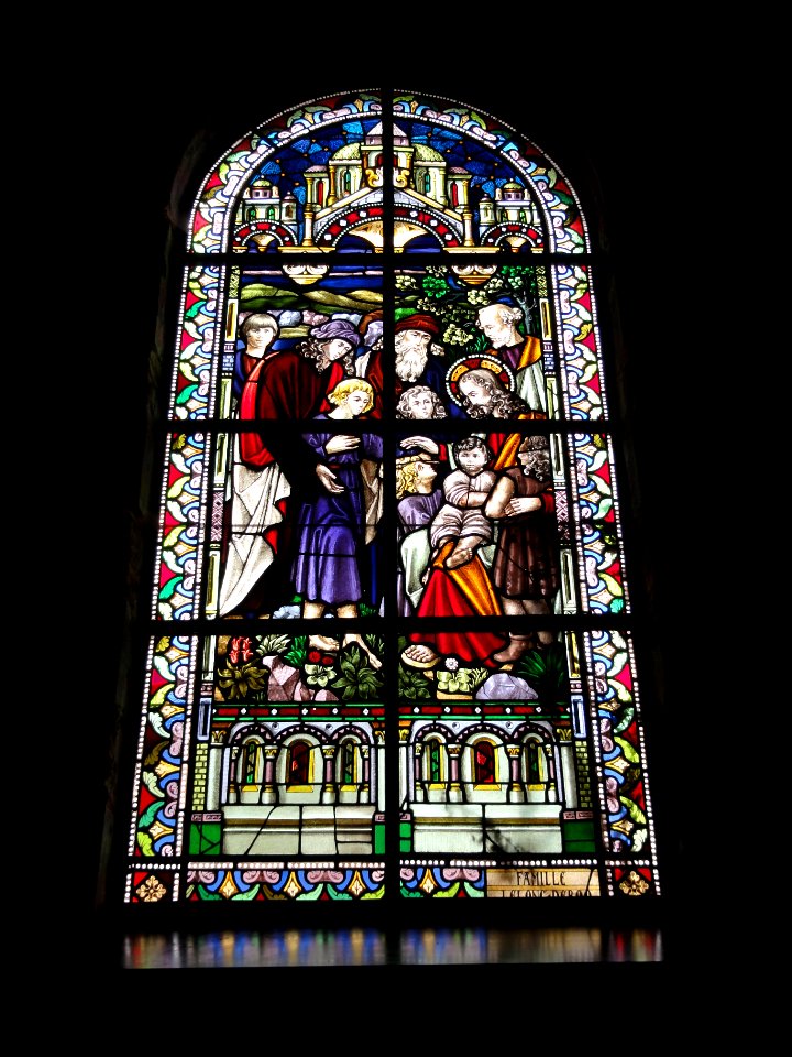 Jeumont (Nord, Fr) Église St.Martin, vitrail 12 Laissez venir les enfants à Moi