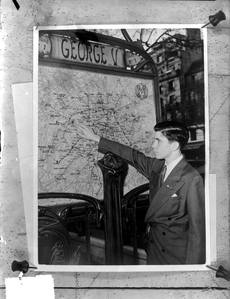 Jeugdburgemeester John Finnerts in Parijs, Bestanddeelnr 903-3176