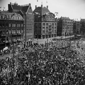 Jeugddemonstratie op de Dam te Amsterdam, Bestanddeelnr 900-3081