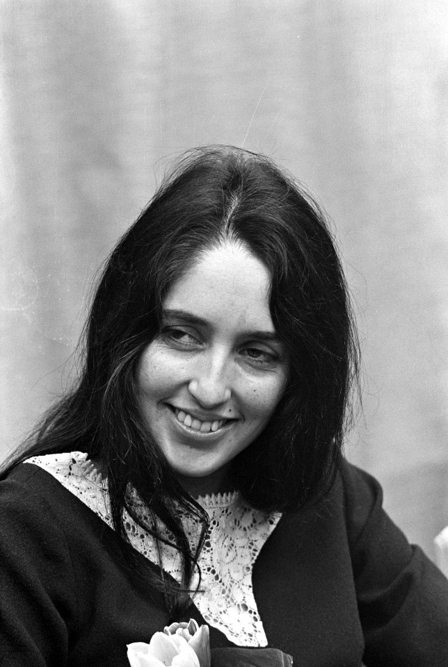 Joan Baez , Amerikaanse zangeres tijdens persconferentie, Bestanddeelnr 919-0775