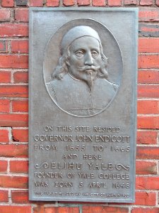 John Endicott and Elihu Yale plaque - Suffolk County Courthouse - Boston, MA - DSC04717