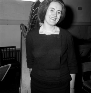 Joan Sutherland in Concertgebouw onder leiding van Fulvio Vernizzi (dirigent), Bestanddeelnr 913-5588