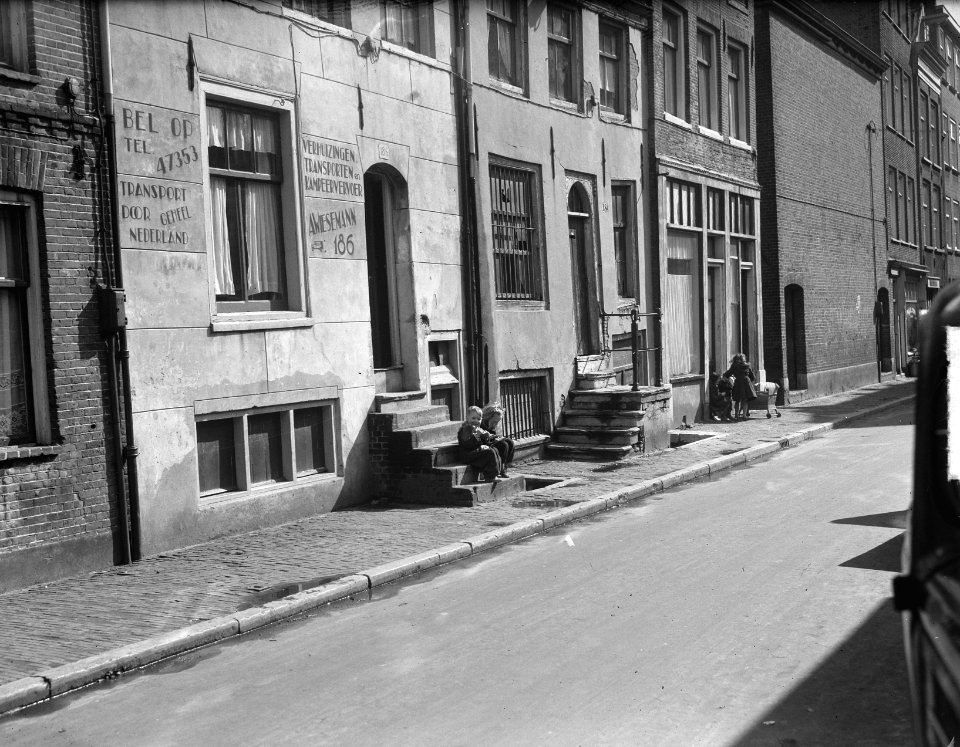 Jeugd in Jordaan tijdens paasvakantie, Bestanddeelnr 904-4928