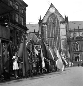 Jeugddemonstratie op de Dam te Amsterdam, Bestanddeelnr 900-3098