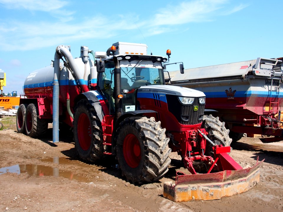 John Deere 6190R pic2