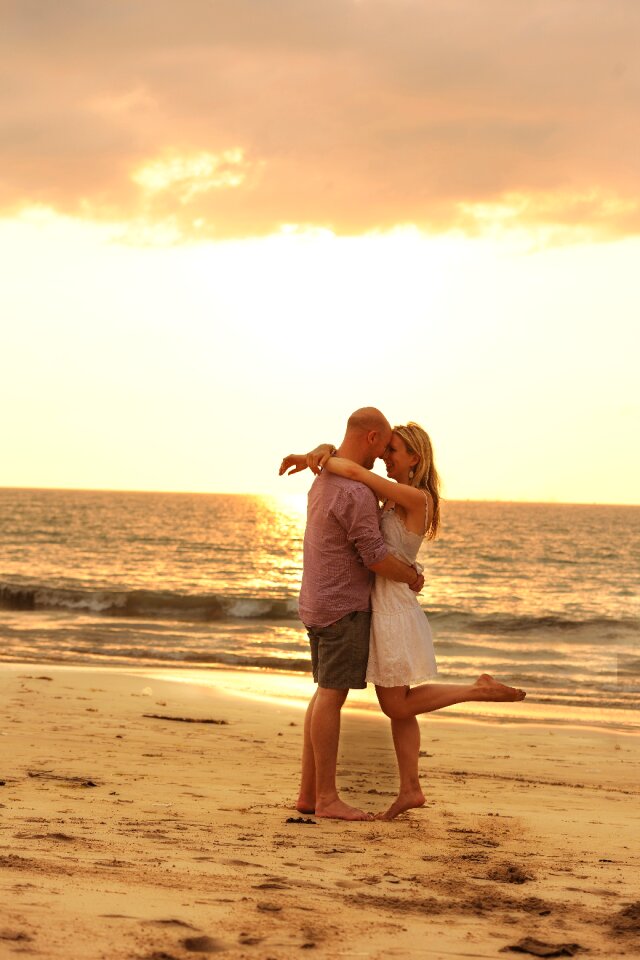 Couples love hugs