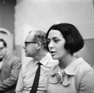 Joan Haanappel bij Phonogram te Hilversum, Joan Haanappel tijdens opname, Bestanddeelnr 917-0149