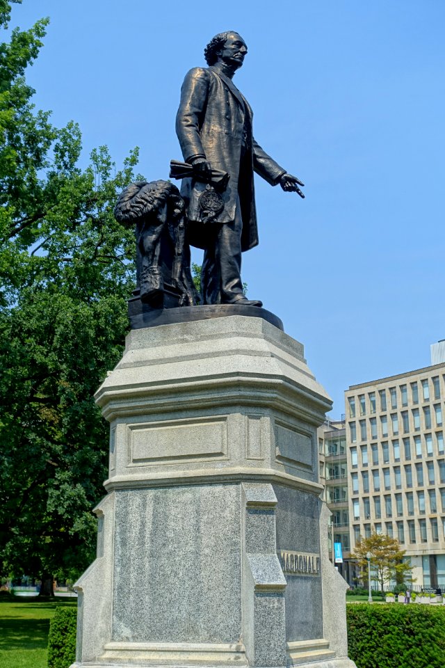 John A. Macdonald statue - Queen's Park, Toronto, Canada - DSC00310