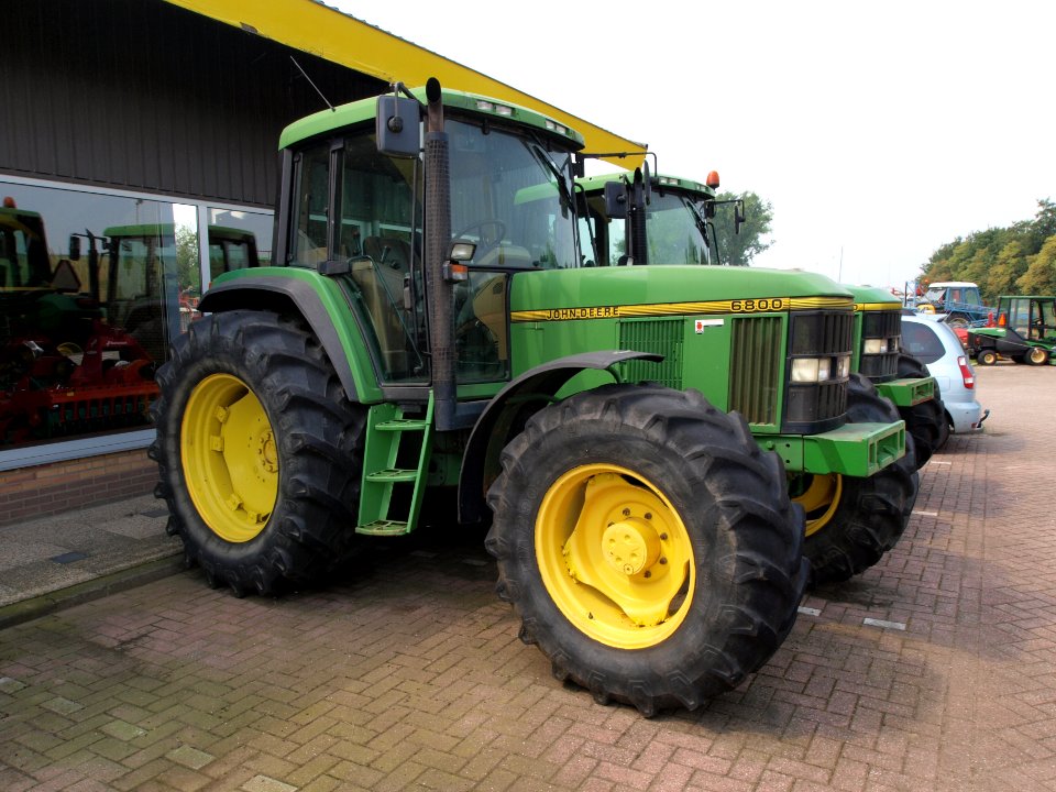 John Deere 6800 p0