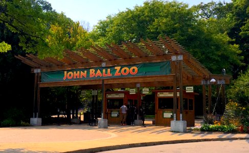 John Ball Zoo entrance photo