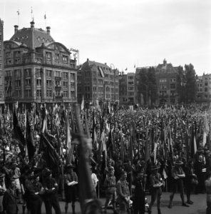 Jeugddemonstratie op de Dam te Amsterdam, Bestanddeelnr 900-3102