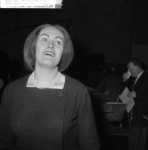 Joan Sutherland in Concertgebouw onder leiding van Fulvio Vernizzi (dirigent), Bestanddeelnr 913-5583