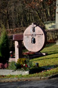 Königstein, Friedhof, Grab Werenfried van Straten (1)