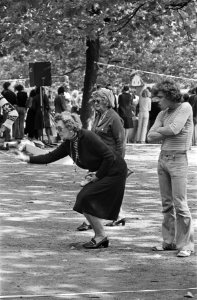 Jeu de Boules kampioenschappen van Nederland op Amsterdams Museumplein deelneme, Bestanddeelnr 929-3428