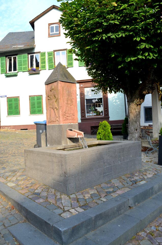 Königstein, Hauptstraße, Brunnen