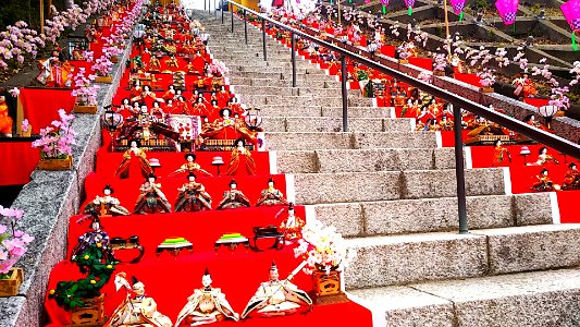Jyuni Jinja Hyakudankaidan Hinamaturi (1)