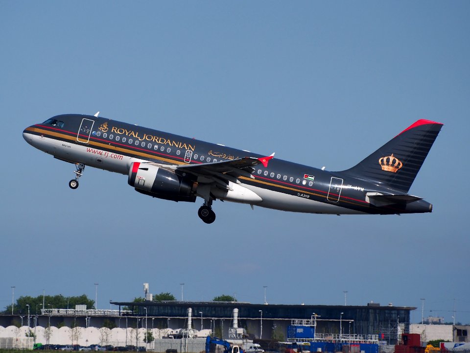 JY-AYM Royal Jordanian Airbus A319 takeoff from Schiphol (AMS - EHAM), The Netherlands, 17may2014, pic-1