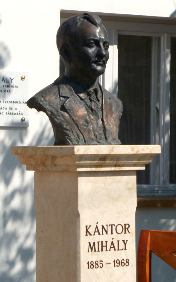 Kántor Mihály szobra