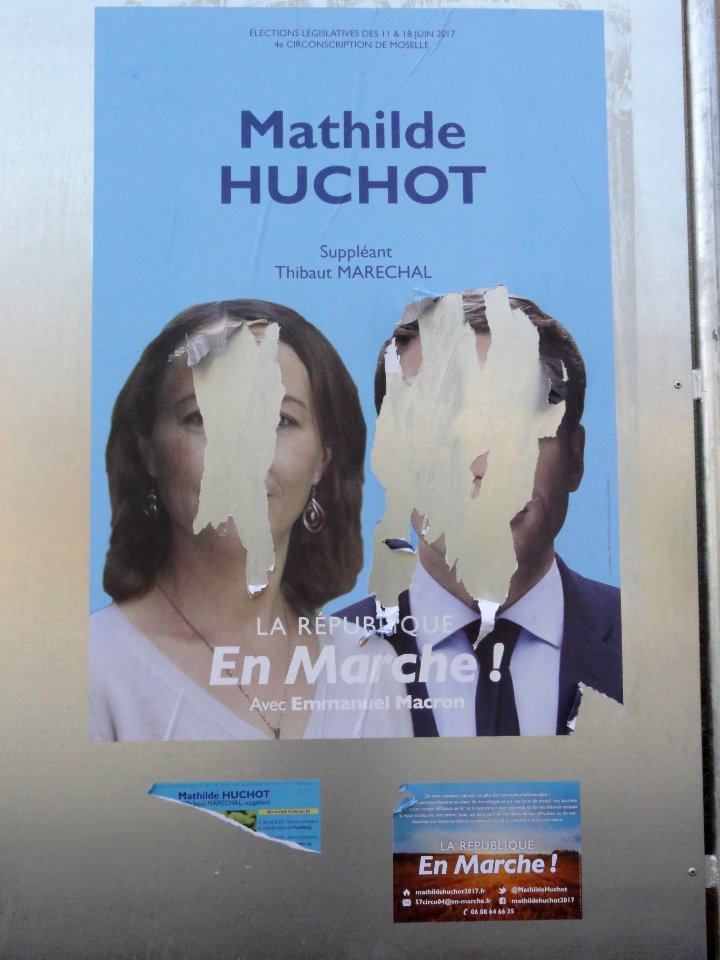Juvelize (Moselle) affiche abimé des législatives 2017