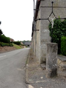 Juvigny (Aisne) croix de chemin au bourg