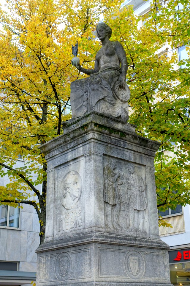 Justus von Liebig-Denkmal - Darmstadt, Germany - DSC09901