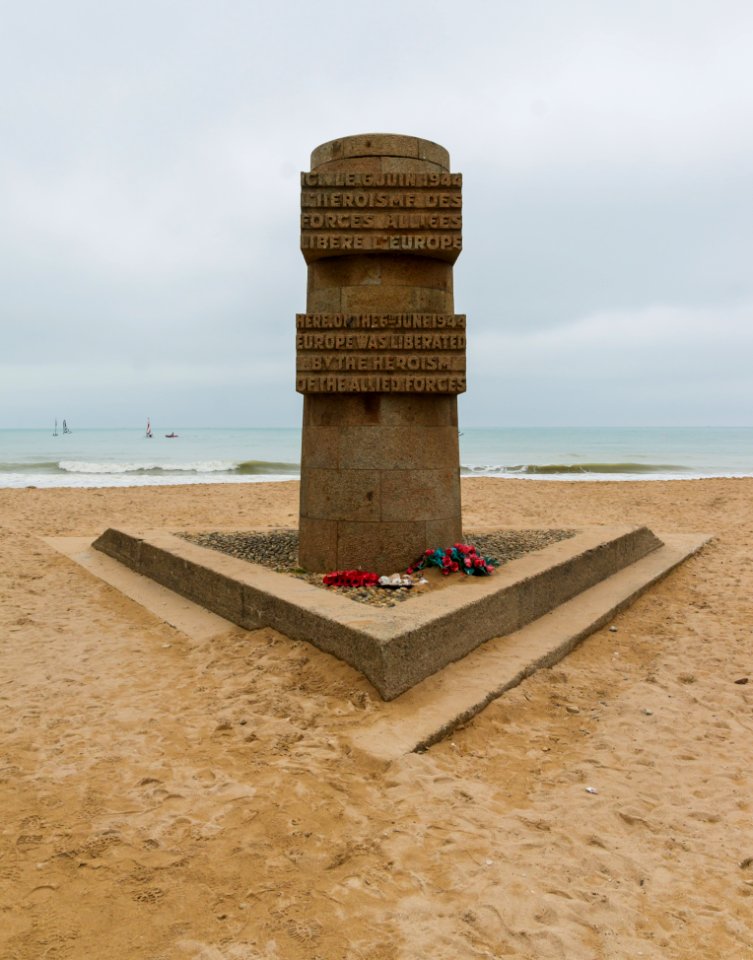 Juno Beach monument Graye sur Mer