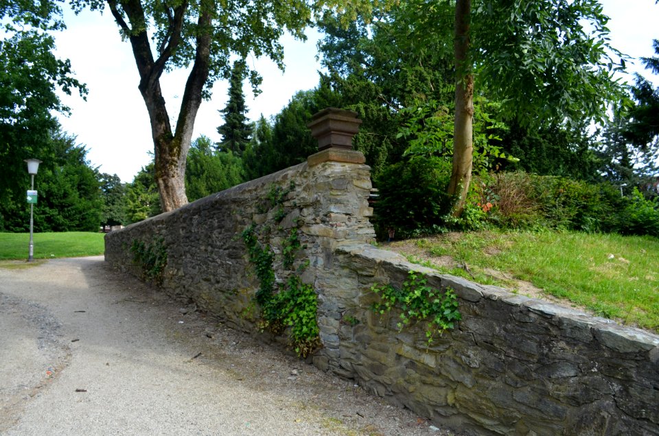 Königstein, Mauerrest des ehemaligen Kapuzinerklosters (1)