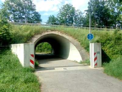 Kämpfelbach, Königsbach, Hochwasserschutzmauer