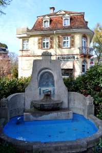 Königstein, Pingler-Brunnen vor Apotheke