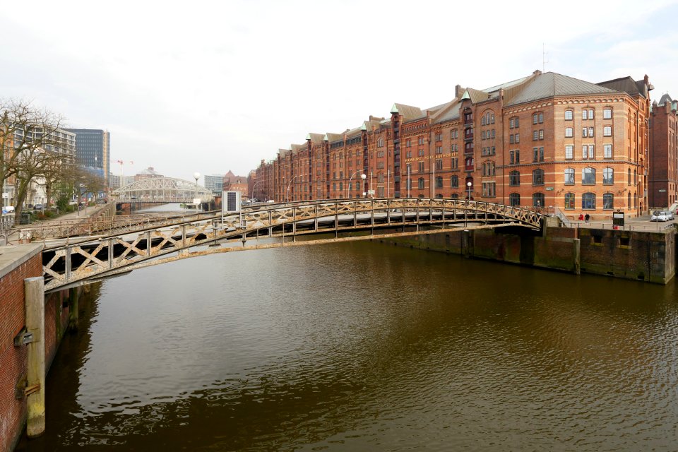 Jungfernbruecke.von.Westen.Hamburg