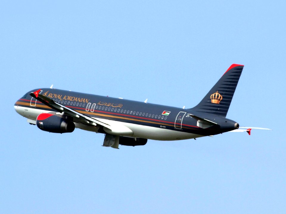 JY-AYS Royal Jordanian Airbus A320-232 - cn 4853 13 july 2013 take-off pic2