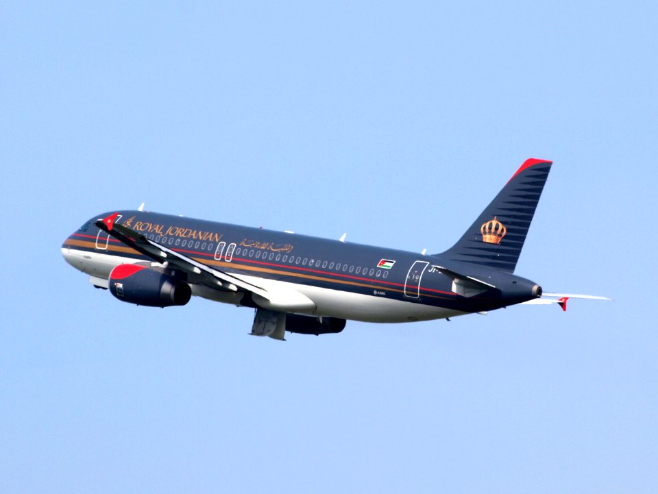 JY-AYS Royal Jordanian Airbus A320-232 - cn 4853 take-off 13july2013 pic2