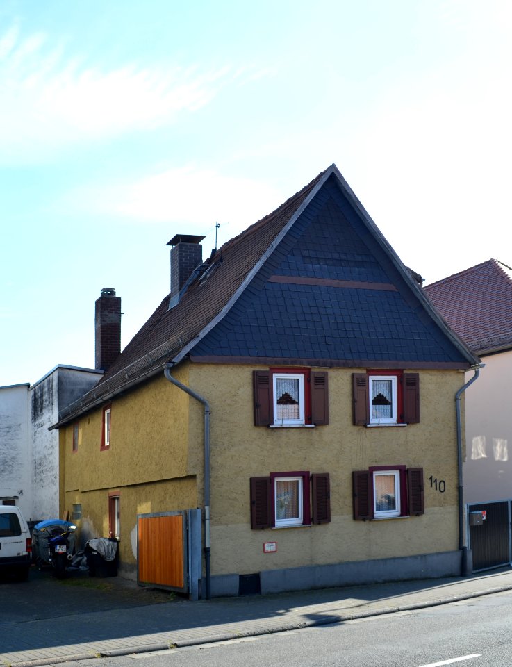 Köppern, Köpperner Straße 110