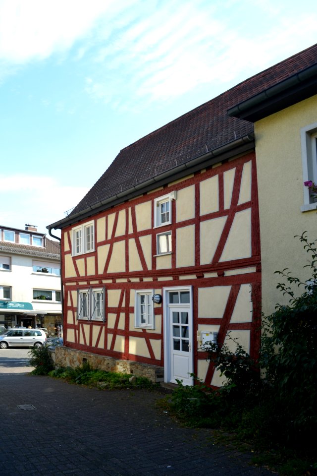 Köppern, Köpperner Straße 99, Seite