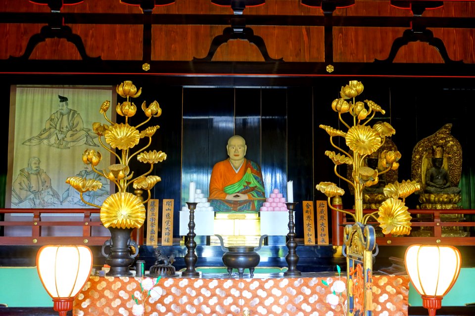 Kaisando (Founder's Hall) - Motsuji, Hiraizumi, Iwate - DSC04461