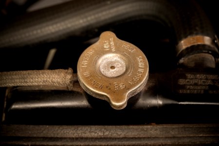 Kühlerdeckel, Volkswagen Passat B1, SahiFa Braunschweig, AP3Q0130 edit