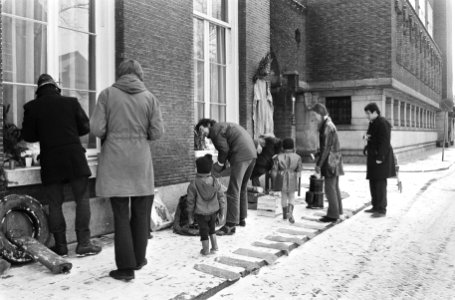 Kabouters houden kerstmaaltijd voor stadhuis, Bestanddeelnr 924-1279