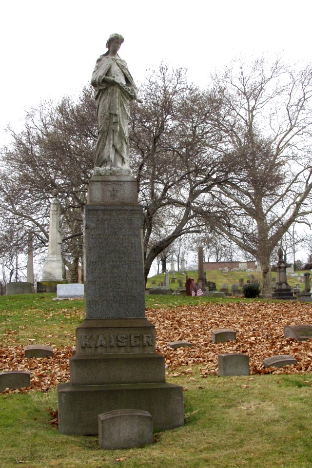 Kaiser monument, Smithfield East End Cemetery, 02
