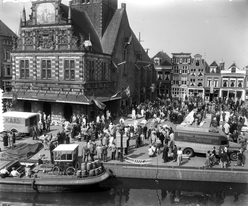 Kaasmarkt te Alkmaar 1e in het seizoen, Bestanddeelnr 905-6983