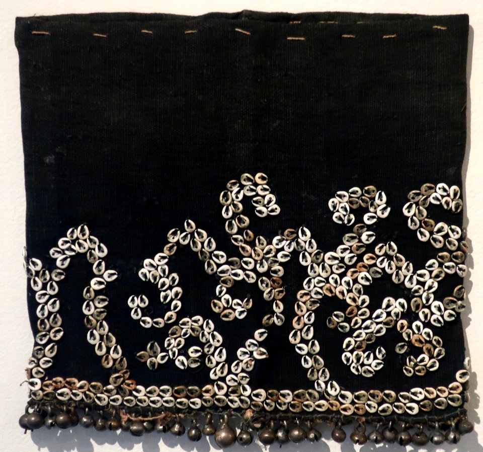 Kain bureh (tube skirt) from Sarawak, Honolulu Museum of Art 9985.1