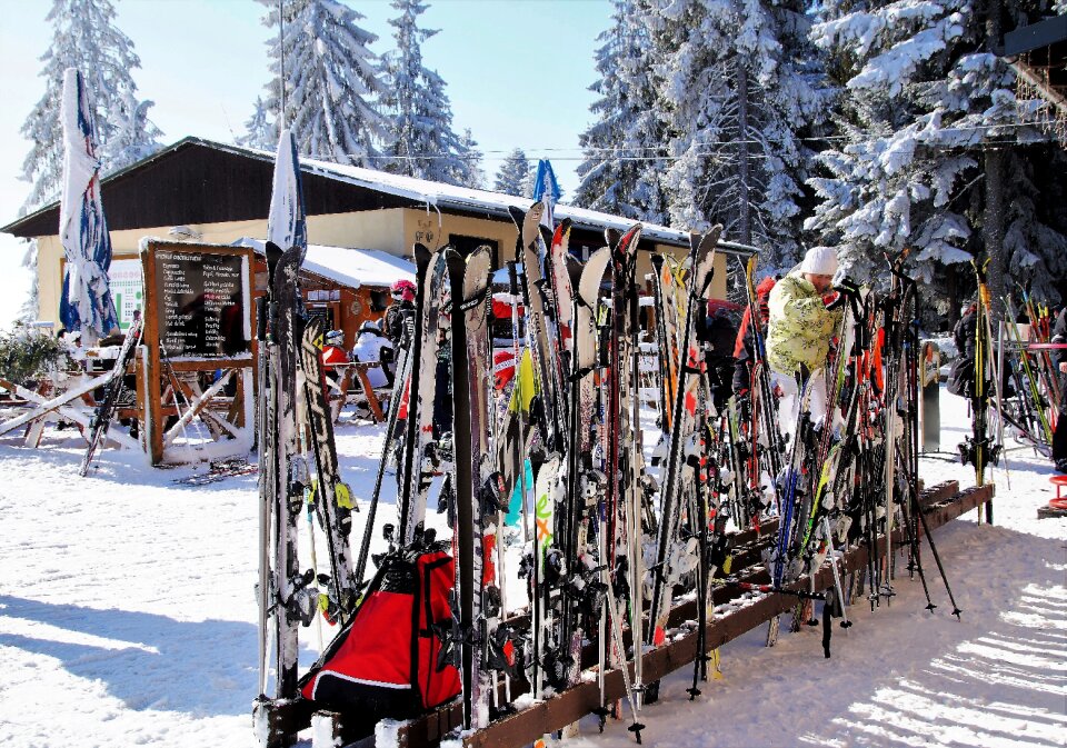 Skiing area pause rest