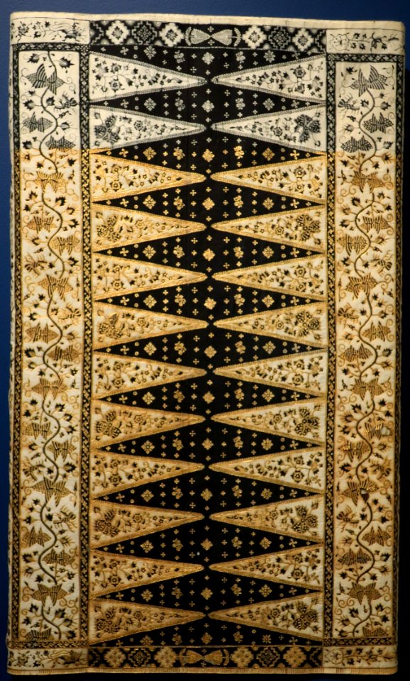 Kain sarong prada from Indonesia, Peranakan, Honolulu Museum of Art 10480.1