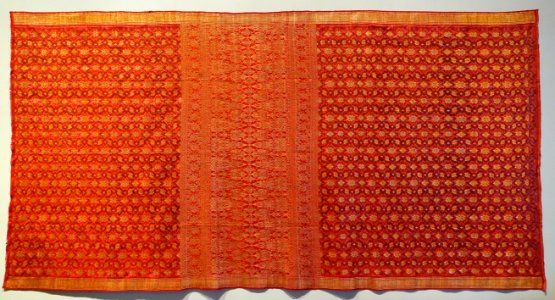 Kain limar songket bertabur (hip wrapper), Malaysian people, Malaya, Terengganu, mid 19th century AD, silk, metal-wrapped silk, view 1 - Textile Museum, George Washington University - DSC09786