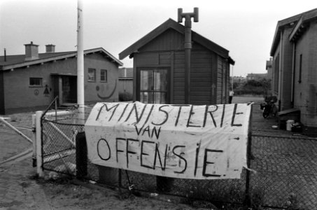 Kabouters uit Amsterdam en Den Haag hebben in Den Haag het voormalige Milvakamp , Bestanddeelnr 923-7210