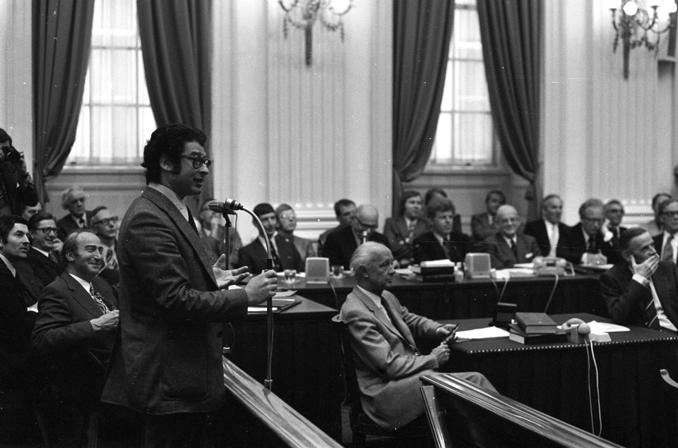 Kabinet Den Uyl eerste keer in Tweede kamer voor afleggen regeringsverklaring, V, Bestanddeelnr 926-4392