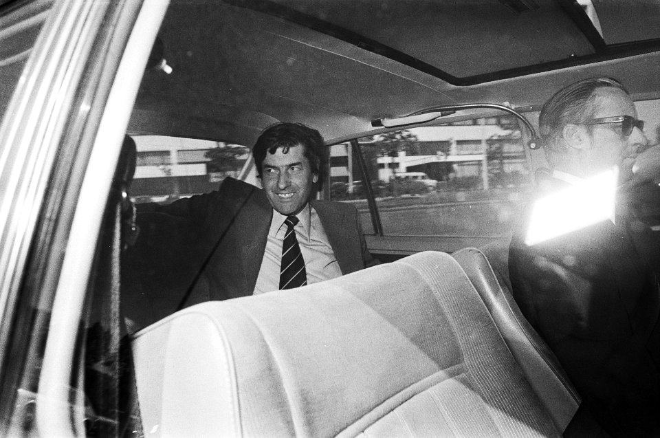 Kabinet vergadert in verband met problemen rond Van Agt Lubbers, aankomst Minist, Bestanddeelnr 928-6013