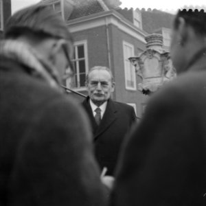 Kabinetscrisis. Minister-president dr. W. Drees op paleis Huis ten Bosch, waar h, Bestanddeelnr 910-0313