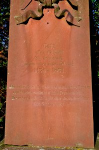 Köppern, Zum Köpperner Tal, Ehrenmal 1870-71, Detail (1)